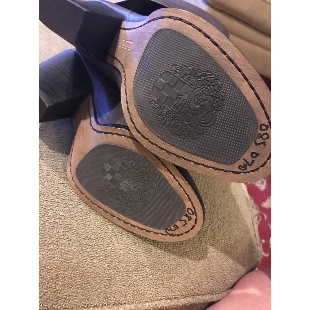 Vince Camuto Gold Down Ankle Boots Brown Leather Size 8.5 (TD)